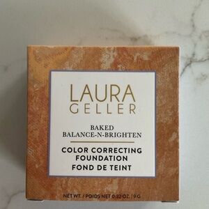 Laura Geller Baked Balance-n-Brighten Foundation - Light
